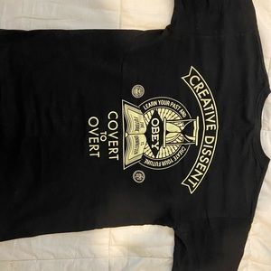 Obey tee